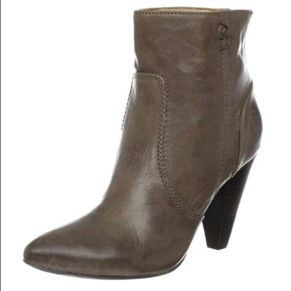 FRYE Regina Heel in grey.  NWT